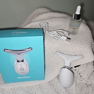MyoGlow Facial Massager with Serum